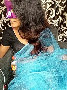 Snapshot of REVA_DARLING chatting on October 15, 2025, 4:45 am REVA DARLING online show from October 15, 2025, 4:45 am