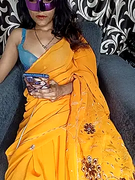 Snapshot of REVA_DARLING chatting on October 21, 2025, 3:24 pm REVA DARLING online show from October 21, 2025, 3:24 pm