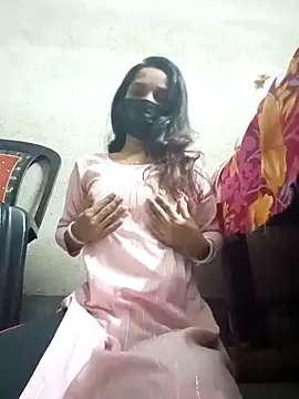 Snapshot of REVA_DARLING chatting on November 9, 2025, 3:43 pm REVA DARLING online show from November 9, 2025, 3:43 pm