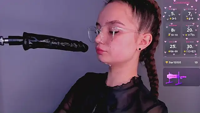 Snapshot of bitchpeace_ chatting on February 17, 2025, 4:15 pm bitchpeace online show from February 17, 2025, 4:15 pm