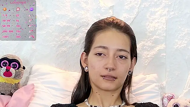 Snapshot of zorravioletta1 chatting on November 7, 2025, 12:38 pm zorravioletta1 online show from November 7, 2025, 12:38 pm