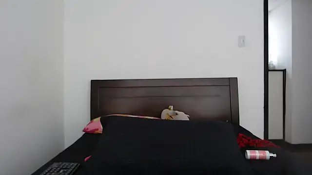 rebecca collin online show from December 21, 2025, 2:57 pm