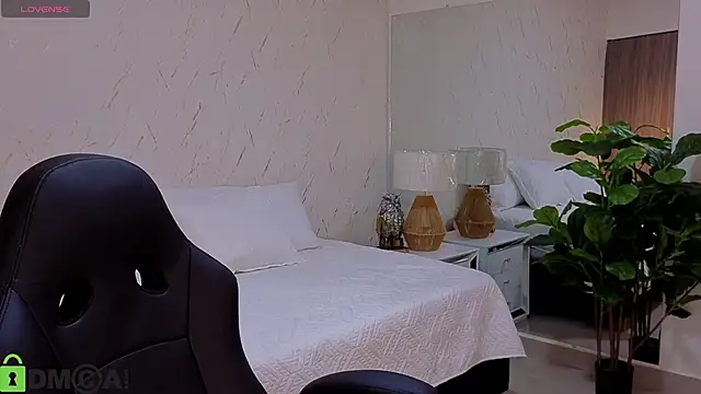 Snapshot of ISA__CUTEE chatting on September 15, 2025, 4:01 am ISA  CUTEE online show from September 15, 2025, 4:01 am