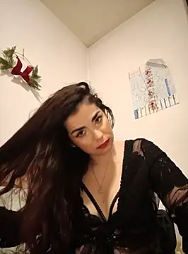 Snapshot of Saturnia_Yvonne chatting on February 7, 2025, 11:24 pm Saturnia Yvonne online show from February 7, 2025, 11:24 pm