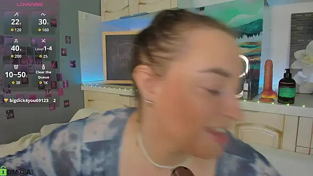 Snapshot of Kruela_Eva chatting on December 14, 2025, 11:09 pm Kruela Eva online show from December 14, 2025, 11:09 pm