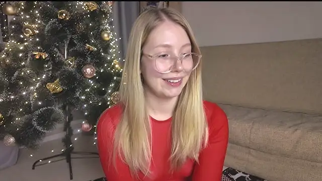 Snapshot of HoneyAudrey chatting on December 21, 2025, 12:51 am HoneyAudrey online show from December 21, 2025, 12:51 am