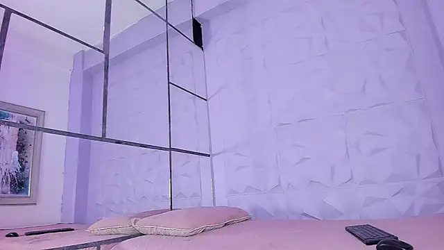 Snapshot of _LittleLia chatting on November 25, 2025, 3:34 pm LittleLia online show from November 25, 2025, 3:34 pm