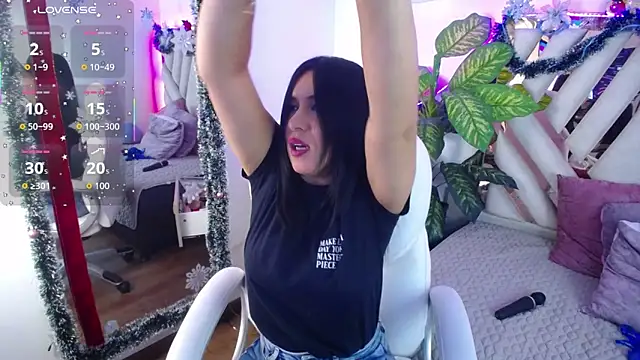 Camille jhonson online show from December 18, 2025, 10:10 am