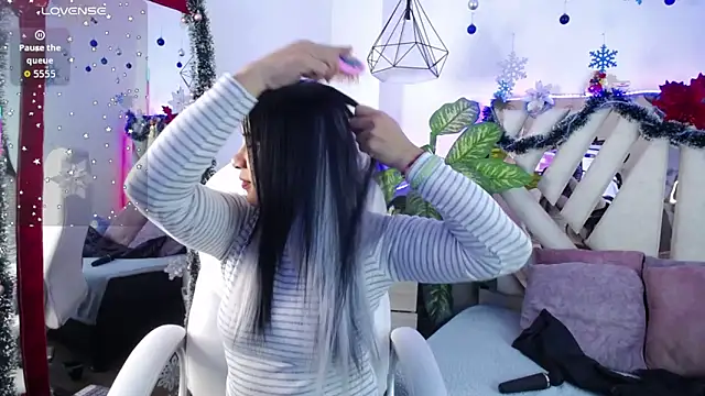 Camille jhonson online show from December 19, 2025, 10:11 am