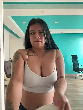 Snapshot of Devilsweet17 chatting on February 27, 2026, 9:26 pm Devilsweet17 online show from February 27, 2026, 9:26 pm