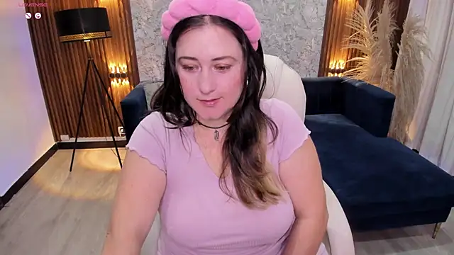 lenah smith online show from September 17, 2025, 11:34 am