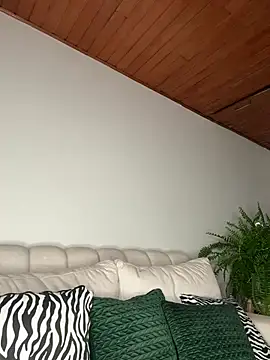 Snapshot of Karen_San_Miguel chatting on January 3, 2025, 7:18 pm Karen San Miguel online show from January 3, 2025, 7:18 pm
