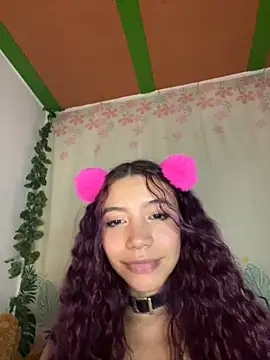 Snapshot of Dear_anne chatting on January 9, 2025, 5:44 am Dear anne online show from January 9, 2025, 5:44 am