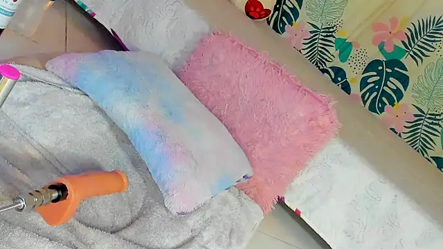 Snapshot of Dear_anne chatting on February 7, 2025, 5:52 am Dear anne online show from February 7, 2025, 5:52 am