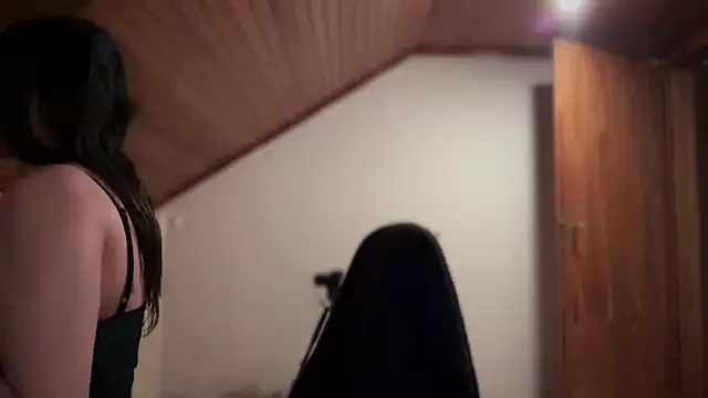 JeSuisUnTapin online show from February 4, 2025, 11:16 pm