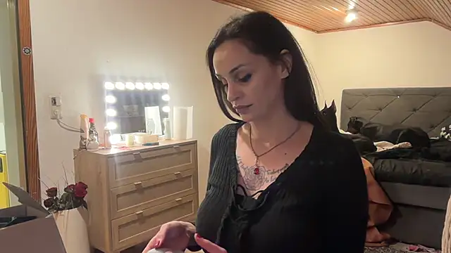 Snapshot of JeSuisUnTapin chatting on February 2, 2026, 6:17 pm JeSuisUnTapin online show from February 2, 2026, 6:17 pm