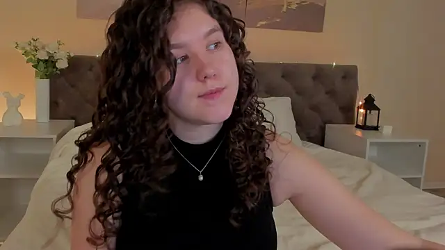 Snapshot of Ariella_Sol chatting on July 3, 2026, 1:01 am Ariella Sol online show from July 3, 2026, 1:01 am