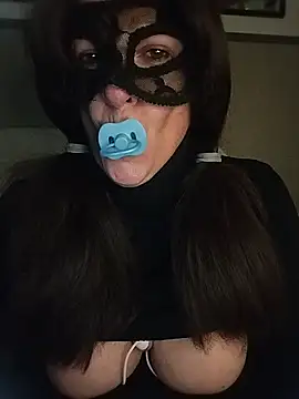 Snapshot of 23Milly chatting on January 15, 2025, 2:13 pm 23Milly online show from January 15, 2025, 2:13 pm