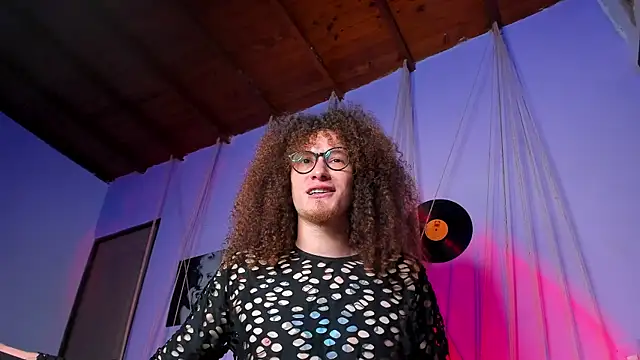 Snapshot of MrShaggy chatting on February 15, 2025, 1:31 am MrShaggy online show from February 15, 2025, 1:31 am