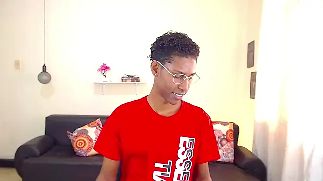 maiki18  online show from January 22, 2025, 1:32 pm