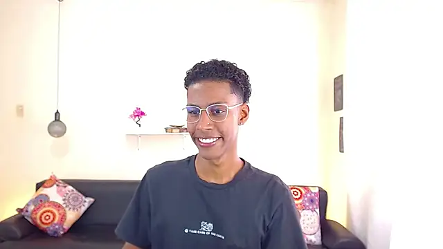 maiki18  online show from February 27, 2025, 1:49 pm