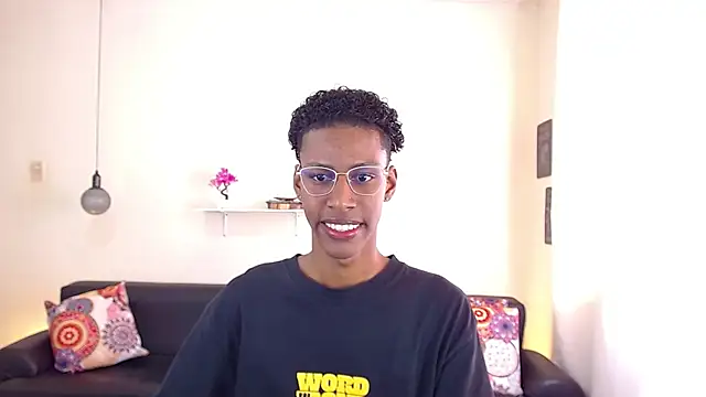 maiki18  online show from March 1, 2025, 1:51 pm