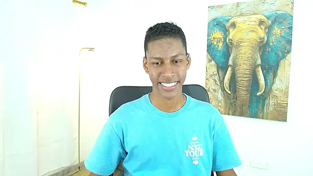 maiki18  online show from October 15, 2025, 8:53 pm