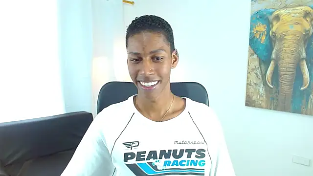 Snapshot of maiki18_ chatting on February 2, 2026, 9:02 pm maiki18 online show from February 2, 2026, 9:02 pm