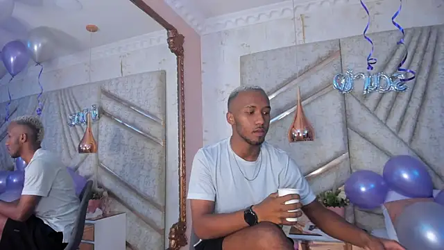 Snapshot of JamesParck chatting on February 16, 2025, 12:21 pm JamesParck online show from February 16, 2025, 12:21 pm