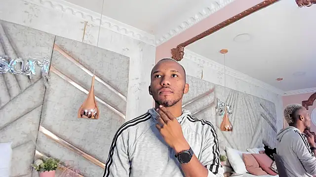 Snapshot of JamesParck chatting on February 21, 2025, 12:39 pm JamesParck online show from February 21, 2025, 12:39 pm