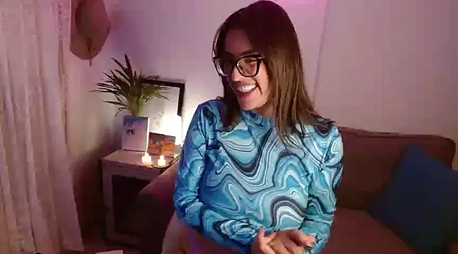 Snapshot of Nicole_white_11 chatting on March 14, 2025, 1:37 am Nicole white 11 online show from March 14, 2025, 1:37 am