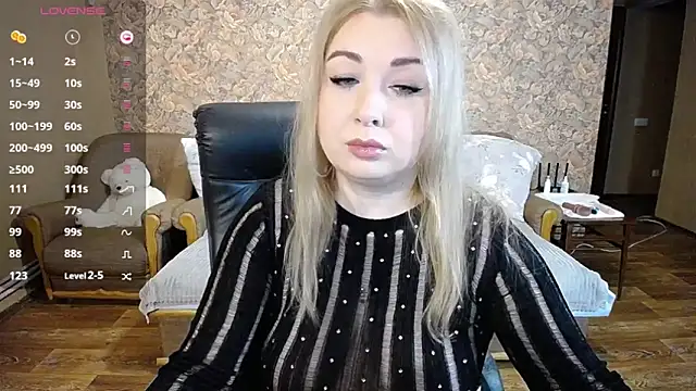 Snapshot of Your_oxygen chatting on November 14, 2025, 6:17 pm Your oxygen online show from November 14, 2025, 6:17 pm