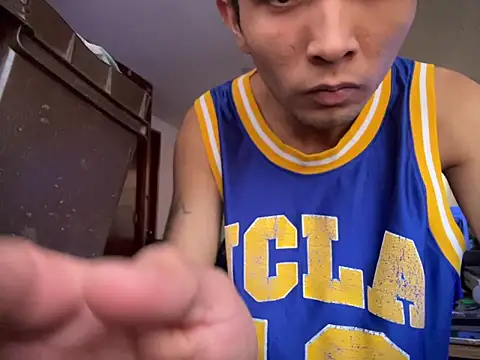 Snapshot of jperezofficial1 chatting on December 16, 2025, 11:32 pm jperezofficial1 online show from December 16, 2025, 11:32 pm