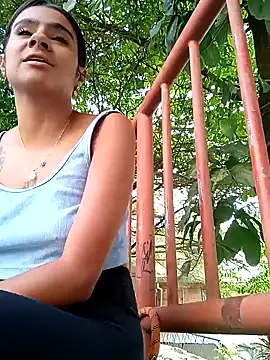 Snapshot of Leslly_ chatting on December 14, 2024, 10:34 am Leslly online show from December 14, 2024, 10:34 am