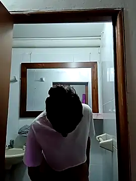 Snapshot of Leslly_ chatting on January 11, 2025, 2:09 am Leslly online show from January 11, 2025, 2:09 am