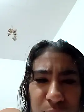 Snapshot of Leslly_ chatting on February 1, 2025, 11:32 am Leslly online show from February 1, 2025, 11:32 am