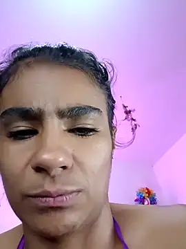 Snapshot of Leslly_ chatting on March 18, 2025, 10:14 am Leslly online show from March 18, 2025, 10:14 am