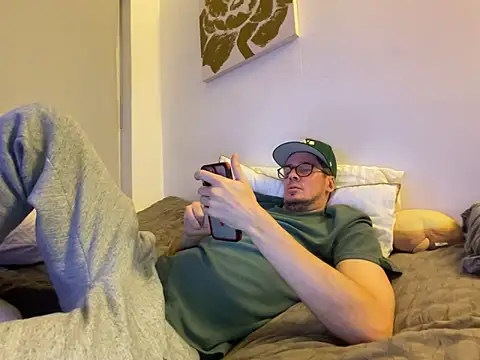 Snapshot of Snowbunnydilf chatting on December 19, 2025, 4:58 pm Snowbunnydilf online show from December 19, 2025, 4:58 pm