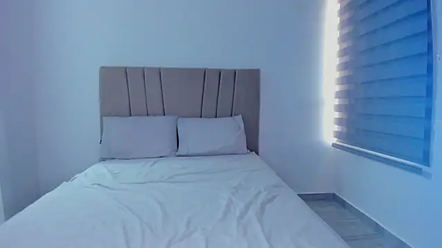 Snapshot of Natasha-28 chatting on December 21, 2025, 8:16 pm Natasha-28 online show from December 21, 2025, 8:16 pm