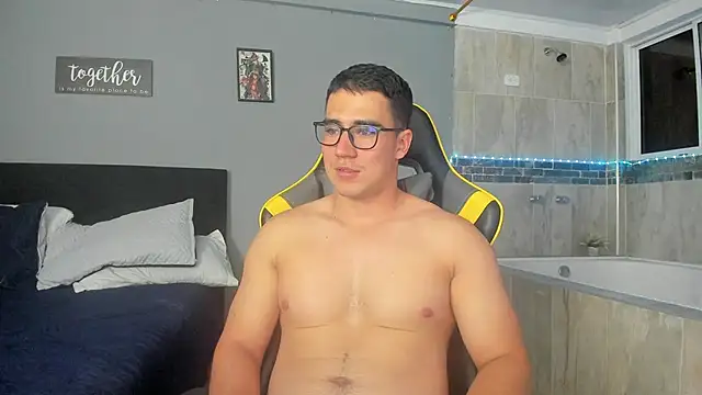 Snapshot of owengray2n chatting on February 11, 2025, 2:46 am owengray2n online show from February 11, 2025, 2:46 am