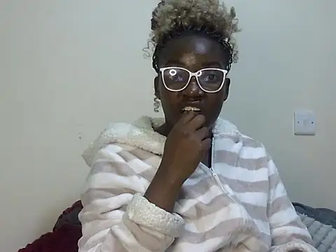 Snapshot of Sexy_racy_rebel_ chatting on December 4, 2025, 9:34 pm Sexy racy rebel online show from December 4, 2025, 9:34 pm