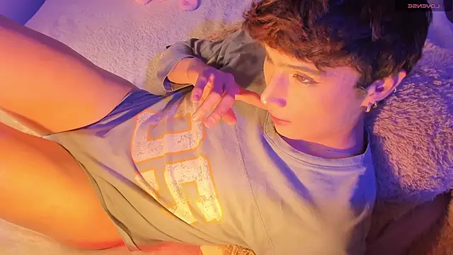 Snapshot of AdamDayt chatting on January 18, 2026, 10:02 pm AdamDayt online show from January 18, 2026, 10:02 pm