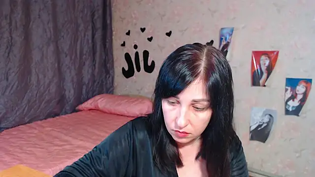 Snapshot of JillStevens chatting on September 12, 2025, 7:03 pm JillStevens online show from September 12, 2025, 7:03 pm