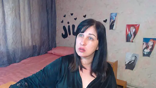 Snapshot of JillStevens chatting on September 18, 2025, 11:45 am JillStevens online show from September 18, 2025, 11:45 am