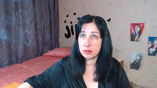 Snapshot of JillStevens chatting on October 2, 2025, 7:10 pm JillStevens online show from October 2, 2025, 7:10 pm