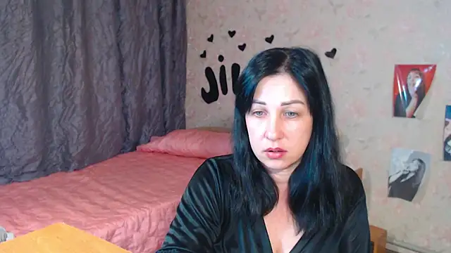 Snapshot of JillStevens chatting on October 5, 2025, 1:53 pm JillStevens online show from October 5, 2025, 1:53 pm