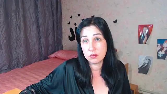 Snapshot of JillStevens chatting on October 7, 2025, 5:15 am JillStevens online show from October 7, 2025, 5:15 am