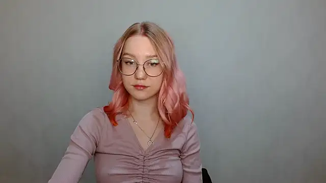 cindi hot online show from December 5, 2024, 12:33 pm