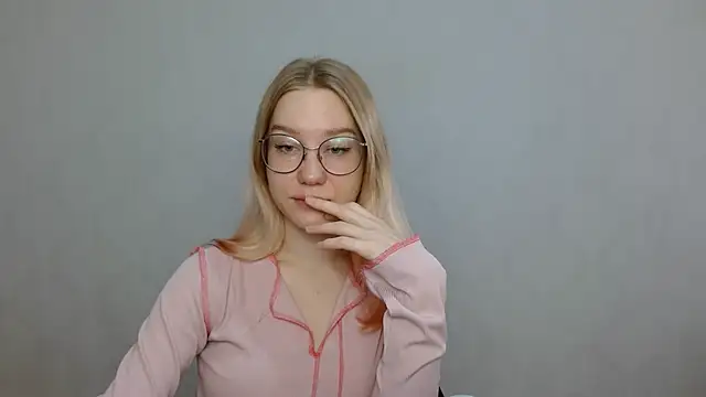 cindi hot online show from January 19, 2025, 9:33 am