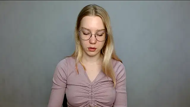 cindi hot online show from February 21, 2025, 8:18 am